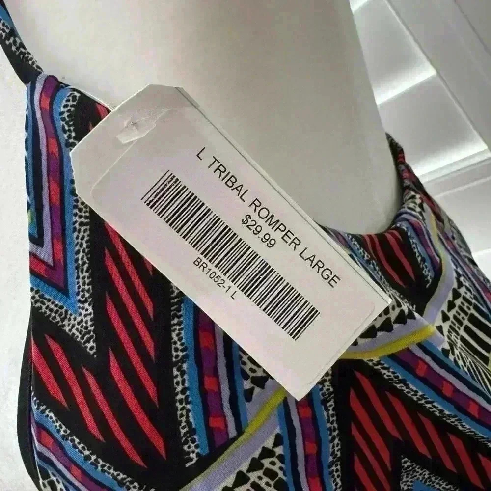 Tribal Patterned Romper - Picture 4 of 4